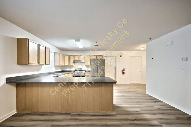 Foto del edificio - Large 2 Bedroom 1 Bath All One Level Apartment in Hellam PA