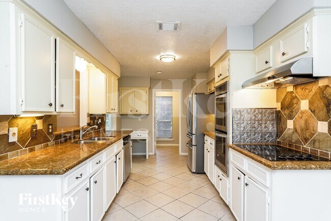 Foto del edificio - 18111 Fireside Dr