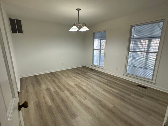 Building Photo - 2500 S College Hills Dr