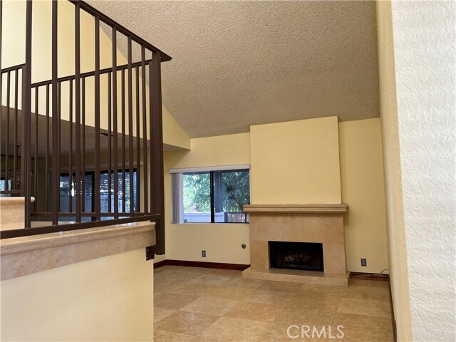 Building Photo - 844 Trinity Ln