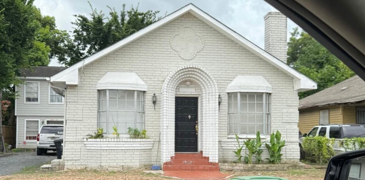 Foto principal - 6814 Sherman St