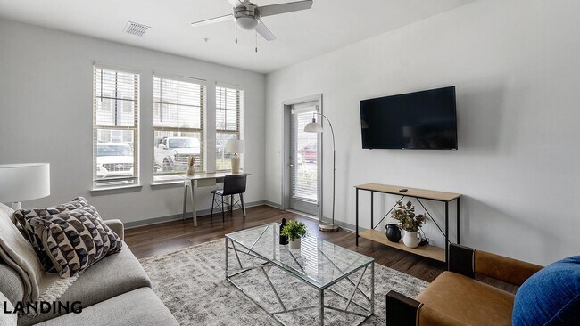 Foto del edificio - 100 Wildwood Ct