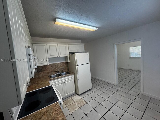 Foto del edificio - 1354 SW 26th Ave