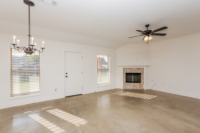 Building Photo - 170 Harvey Cir