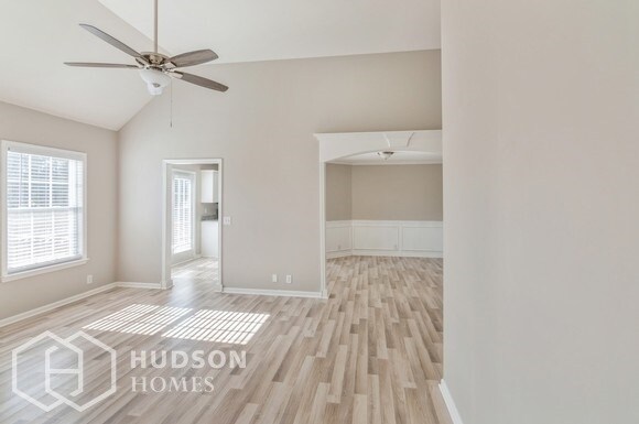 Building Photo - NOW AVAILABLE! - 3405 Leslie Ln, Murfreesb...