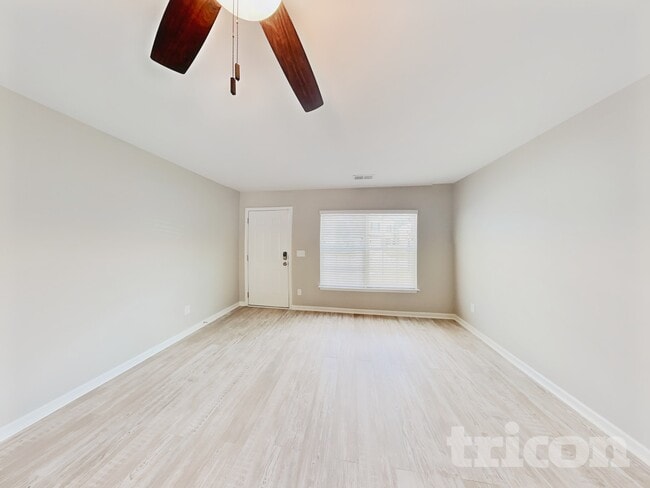 Building Photo - 4439 Oak Pointe Dr