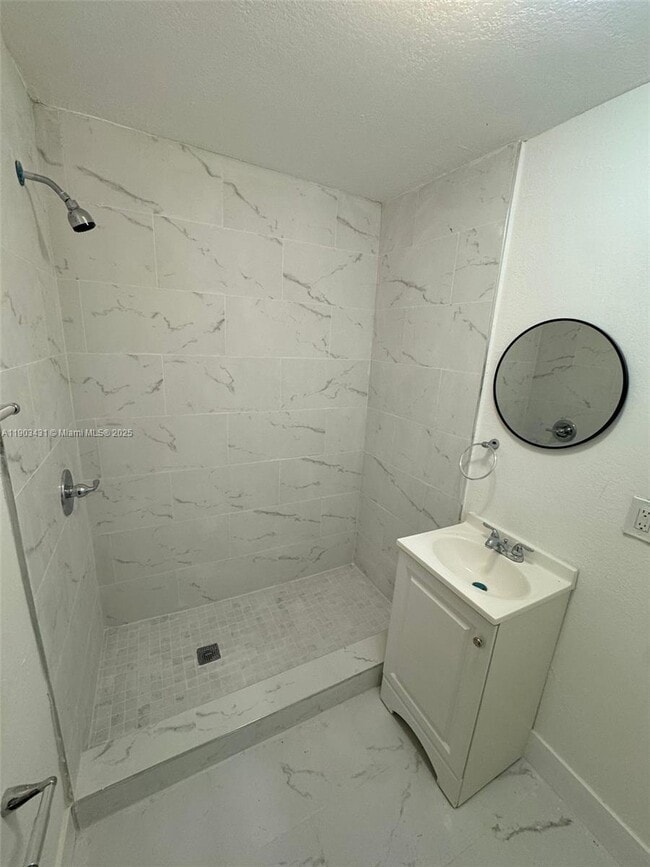 Foto del edificio - 5815 NW 18th Ave