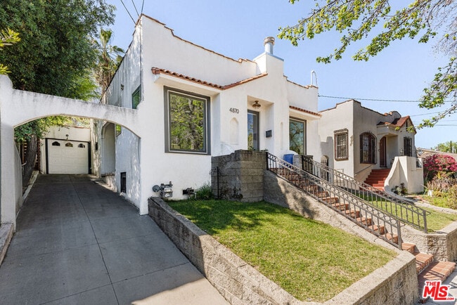 Building Photo - 4870 Stratford Rd