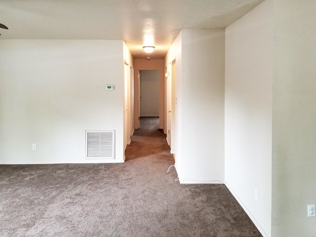 Building Photo - 241 S Mt Vernon Ave