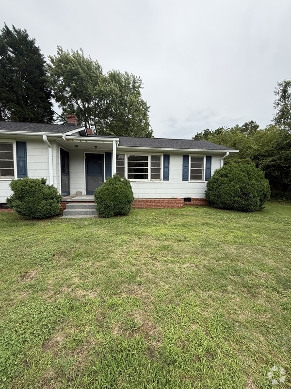 Building Photo - 40 Echols Dr
