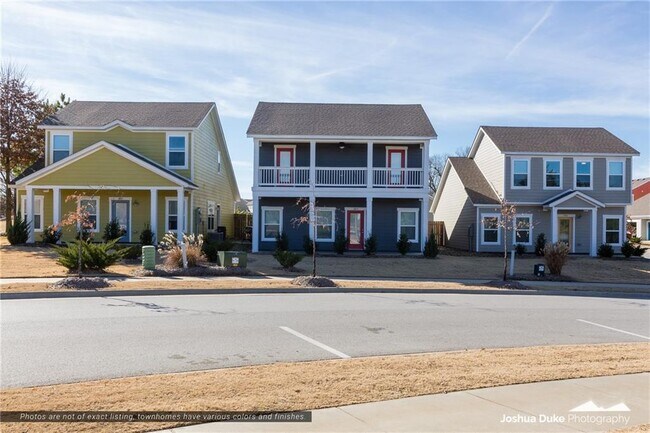 Building Photo - 1654 N Izard Ln