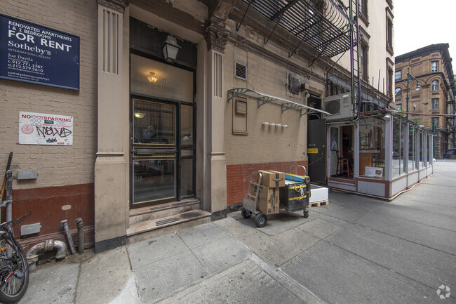 Entrance - 101 W 68th St