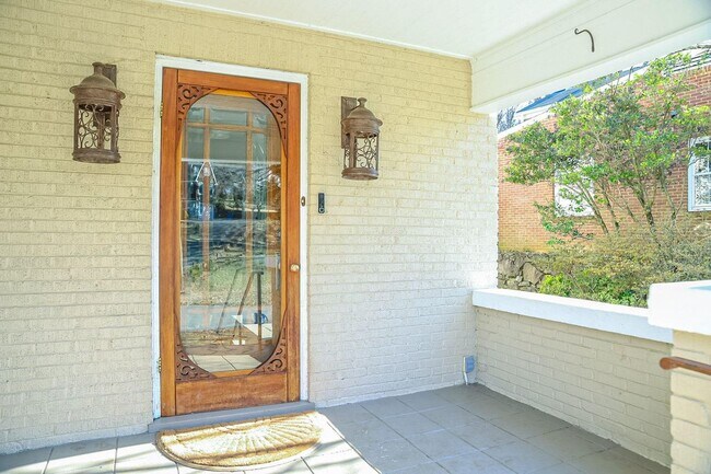 Foto del edificio - 3002 Maywood Ave SW