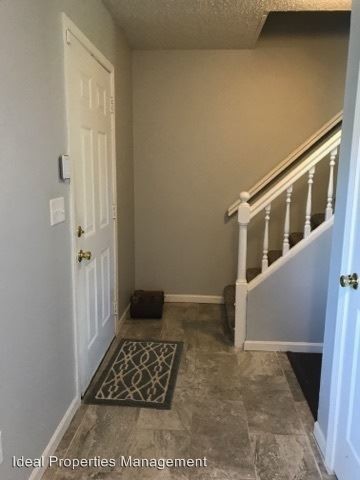 Building Photo - 3 br, 2.5 bath House - 6 Bayberry Row