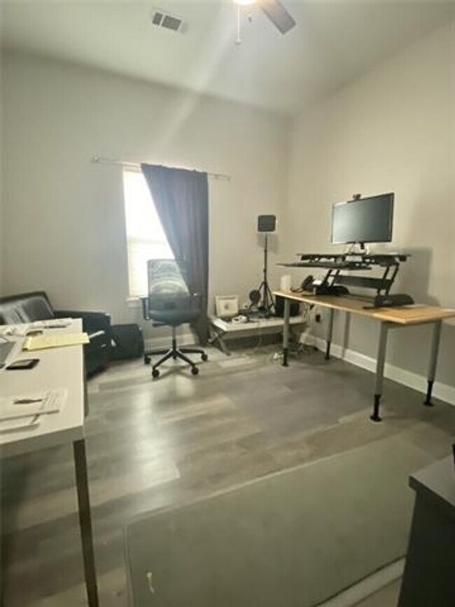 Foto del edificio - 5757 Wickfield Dr