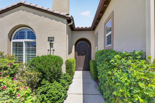 Building Photo - 61414 Topaz Dr