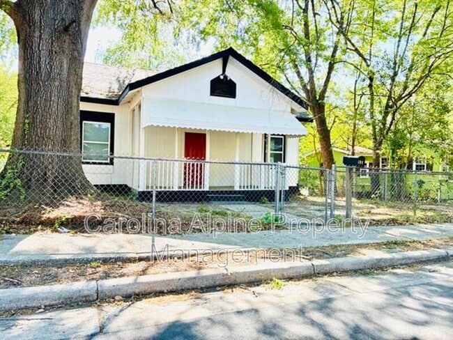 Building Photo - 104 Miller St