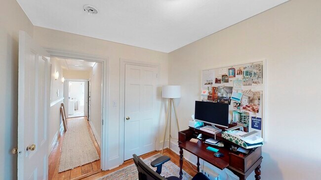 Building Photo - 3 Brimmer St
