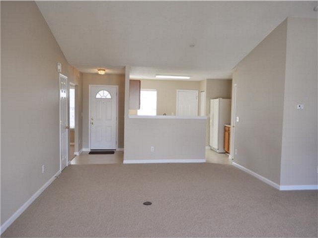 Building Photo - 108 Calla Lilly Lane
