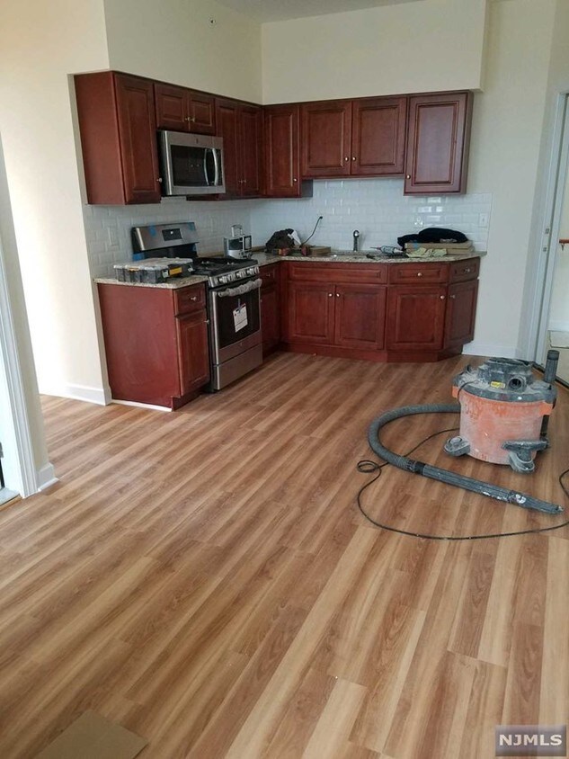 Foto principal - 101 Midland Ave