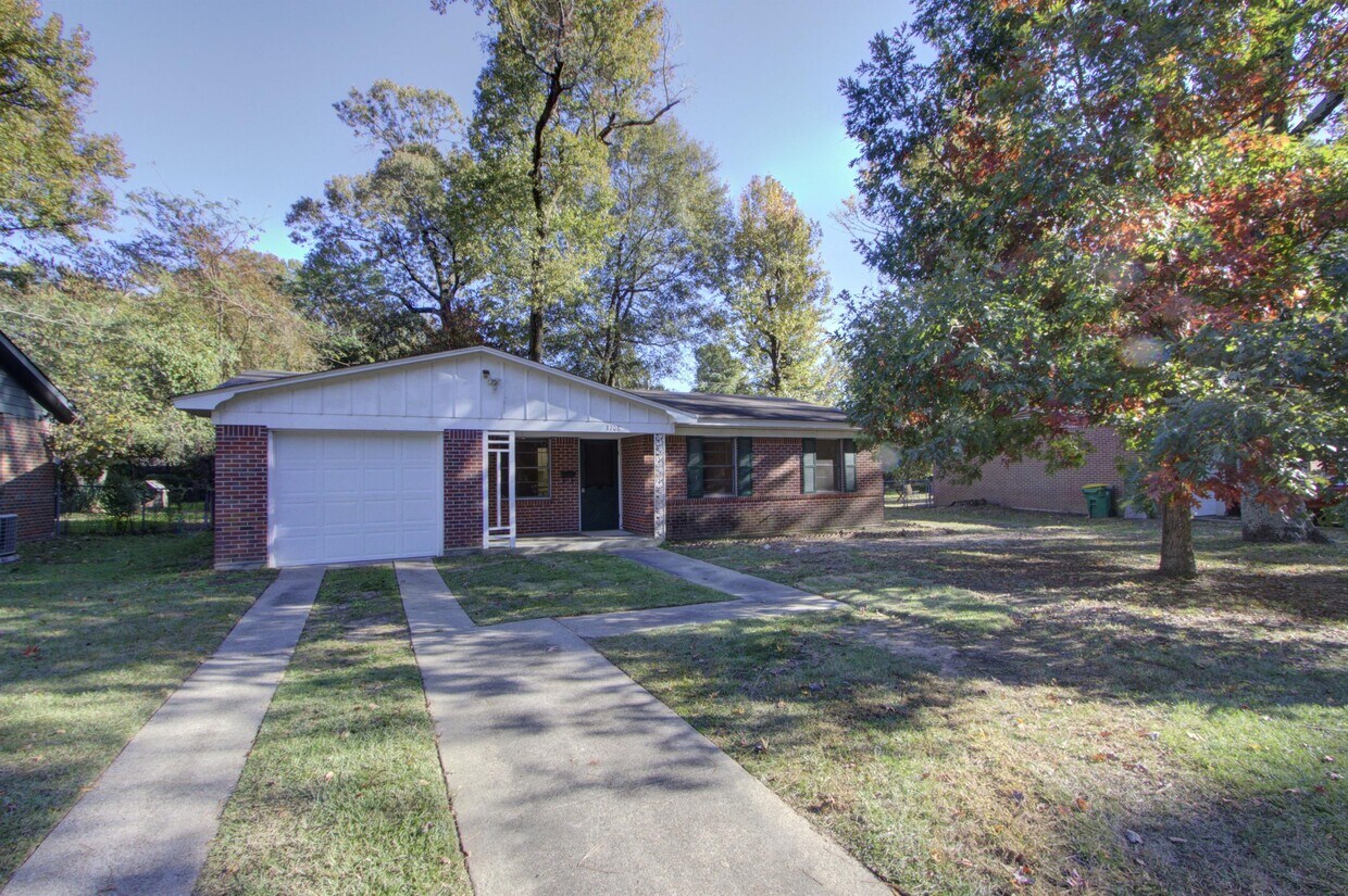 Foto principal - 3708 Sabine Ave