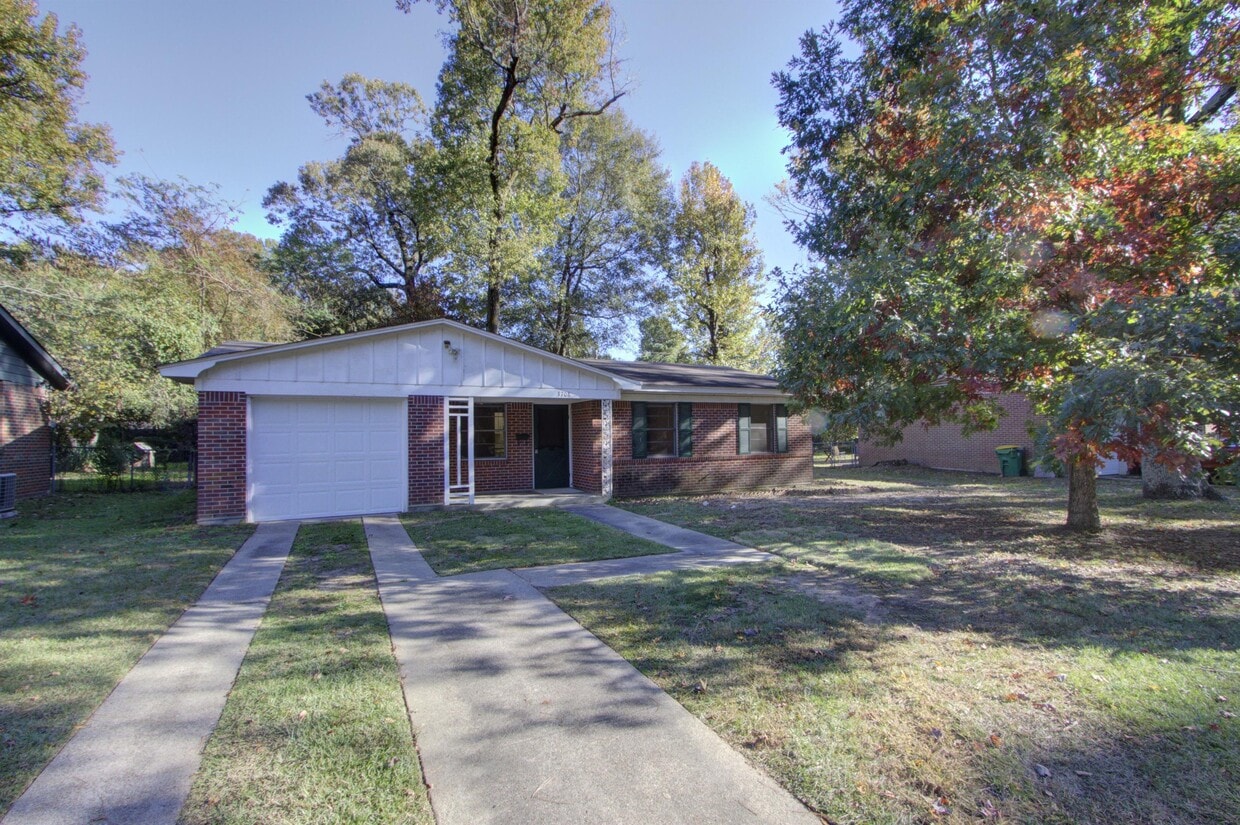 3708 Sabine Ave, Texarkana, TX 75503 House for Rent in Texarkana, TX