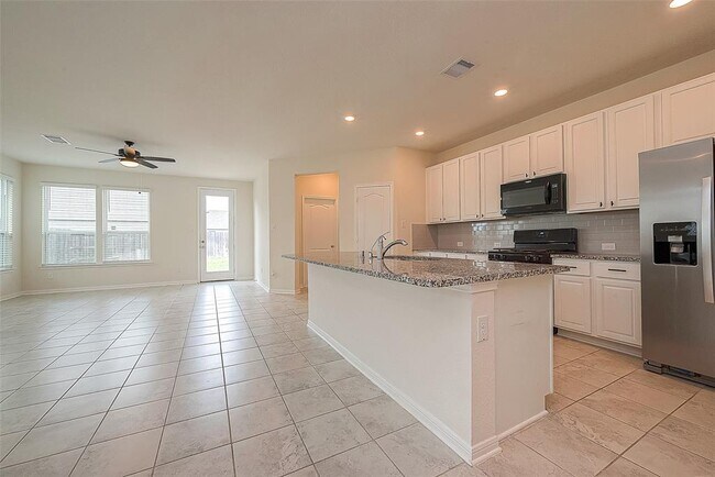 Building Photo - 6554 White Tail Ct