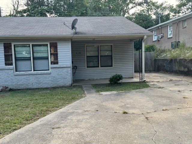 Building Photo - 218 Pekin St