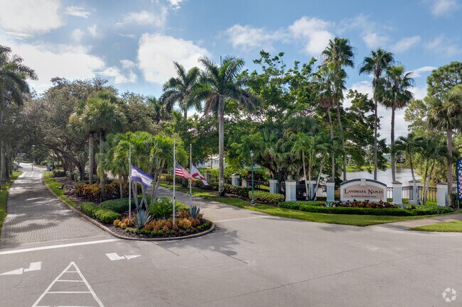 Entrance - Signage - Landmark Naples