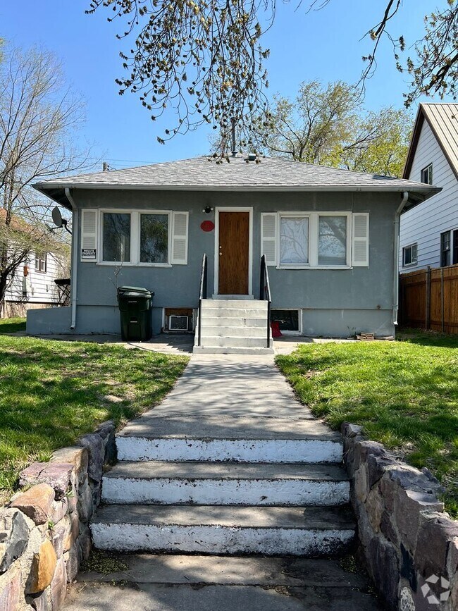 Building Photo - 1346 N Grant Ave