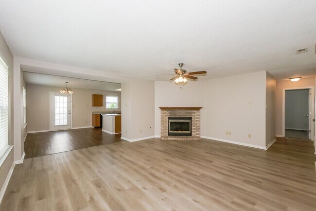 Foto del edificio - 2282 Shadowbrook Dr