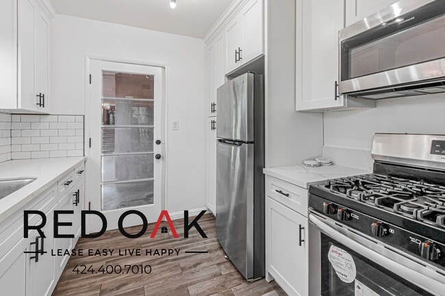 Building Photo - 240 N Van Ness Ave