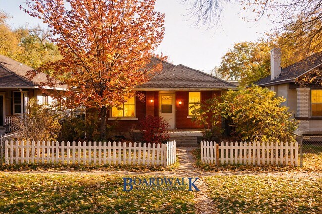 Foto del edificio - Beautiful 4 Bed 2 Bath SLC home!