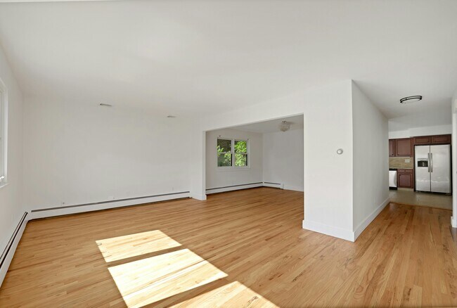Foto del edificio - 2413 Hammett Ave