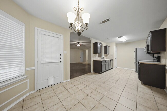 Foto del edificio - 5202 Waltz Ct