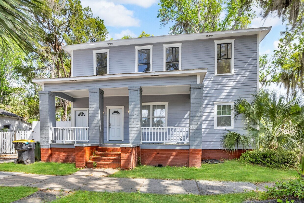 Primary Photo - Updated Home in the Heart of Savannah