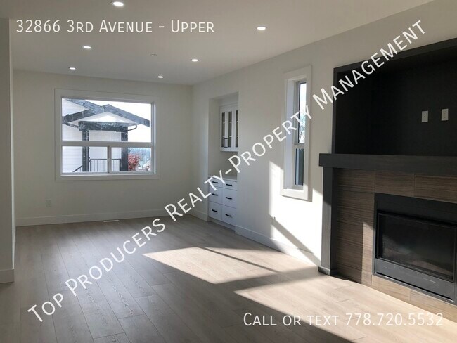 Building Photo - Brand New 4 Bedroom