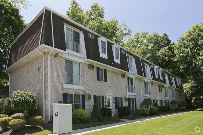 Westwood Manor: In-Unit Washer & Dryer, Co...