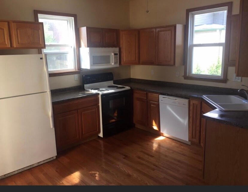 Foto principal - 121 13th St N