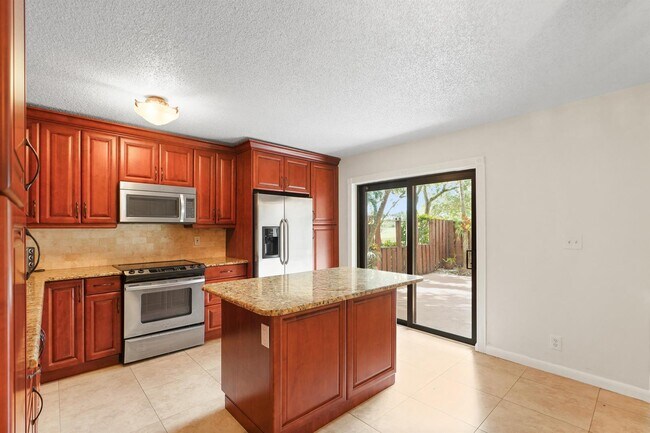 Foto del edificio - 2060 SW 90th Ave