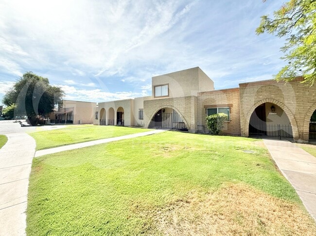 Foto del edificio - 2113 E Dunbar Dr