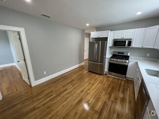 Building Photo - 368 Highland Ave