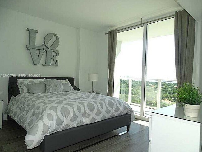 Foto del edificio - 4250 Biscayne Blvd