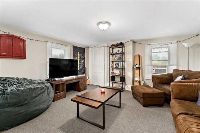 Living Room - 5905 Heckert Rd