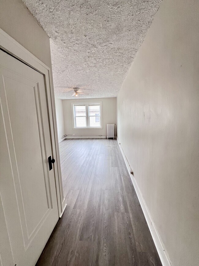 Building Photo - 277 Curry Ave