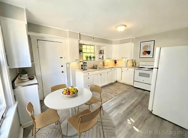 Foto del edificio - 3 Bed / 1 Bath Townhouse in Clairton