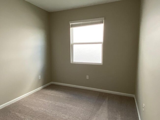 Foto del edificio - 308 Lake Smart Cir