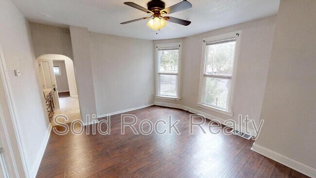 Foto del edificio - 2436-1 East Monument Street