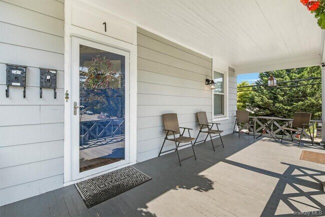 Foto del edificio - 1 Bayview Ave