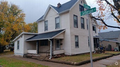 Building Photo - 319 S Green St